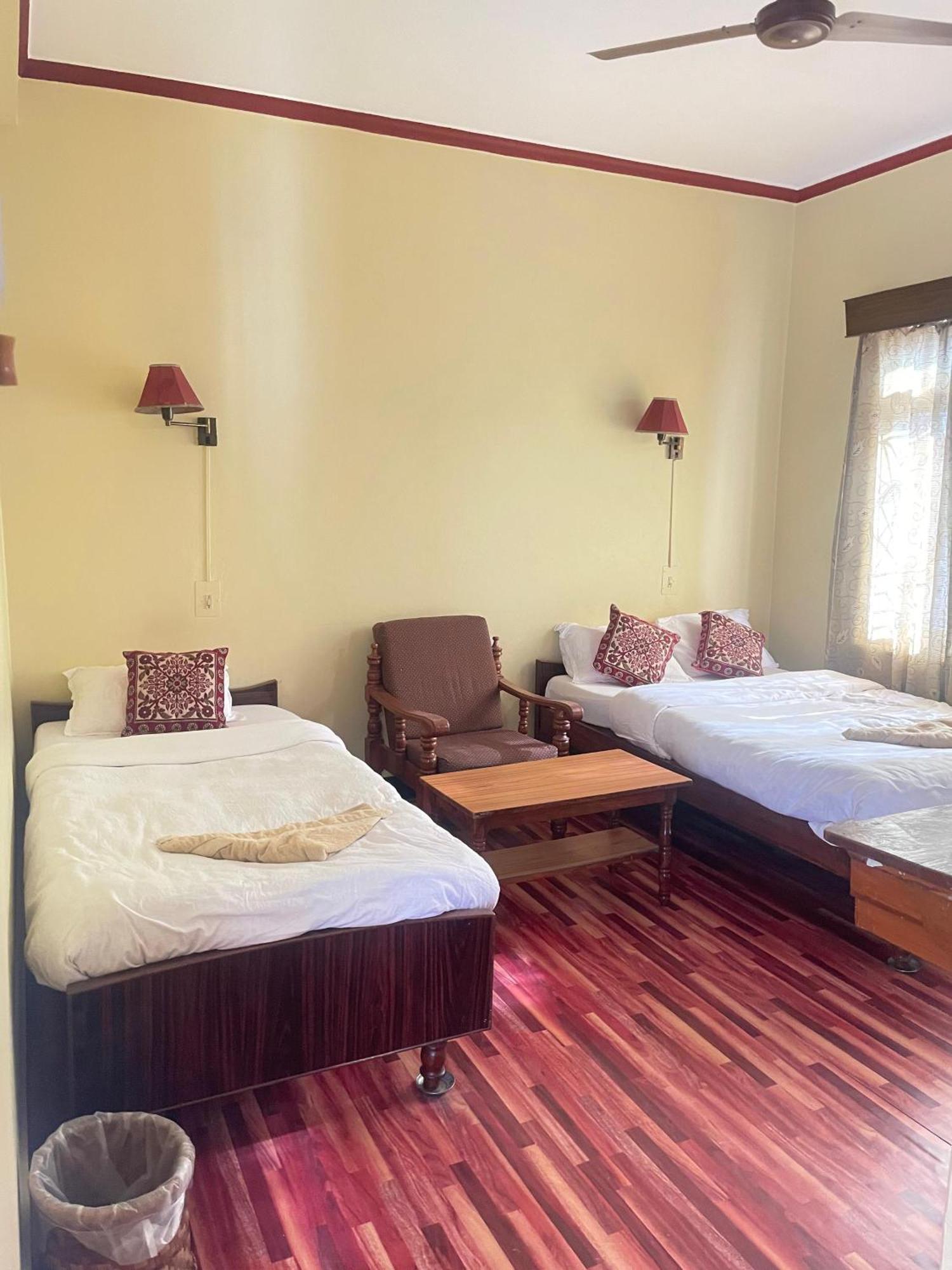 New United Hotel Pokhara Kültér fotó