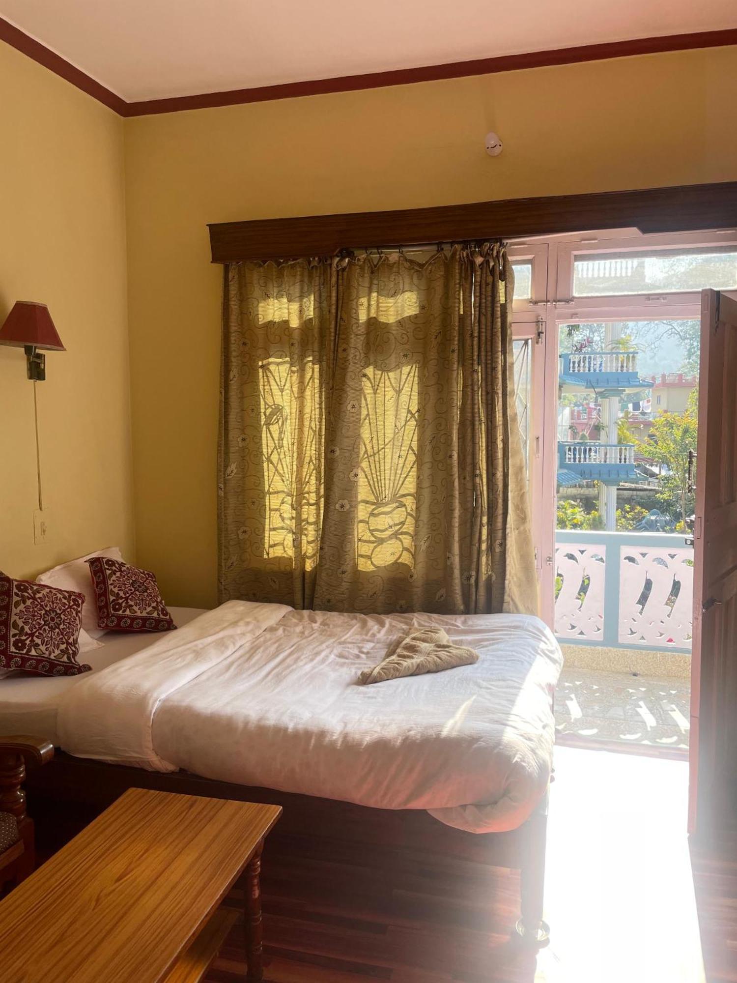 New United Hotel Pokhara Kültér fotó